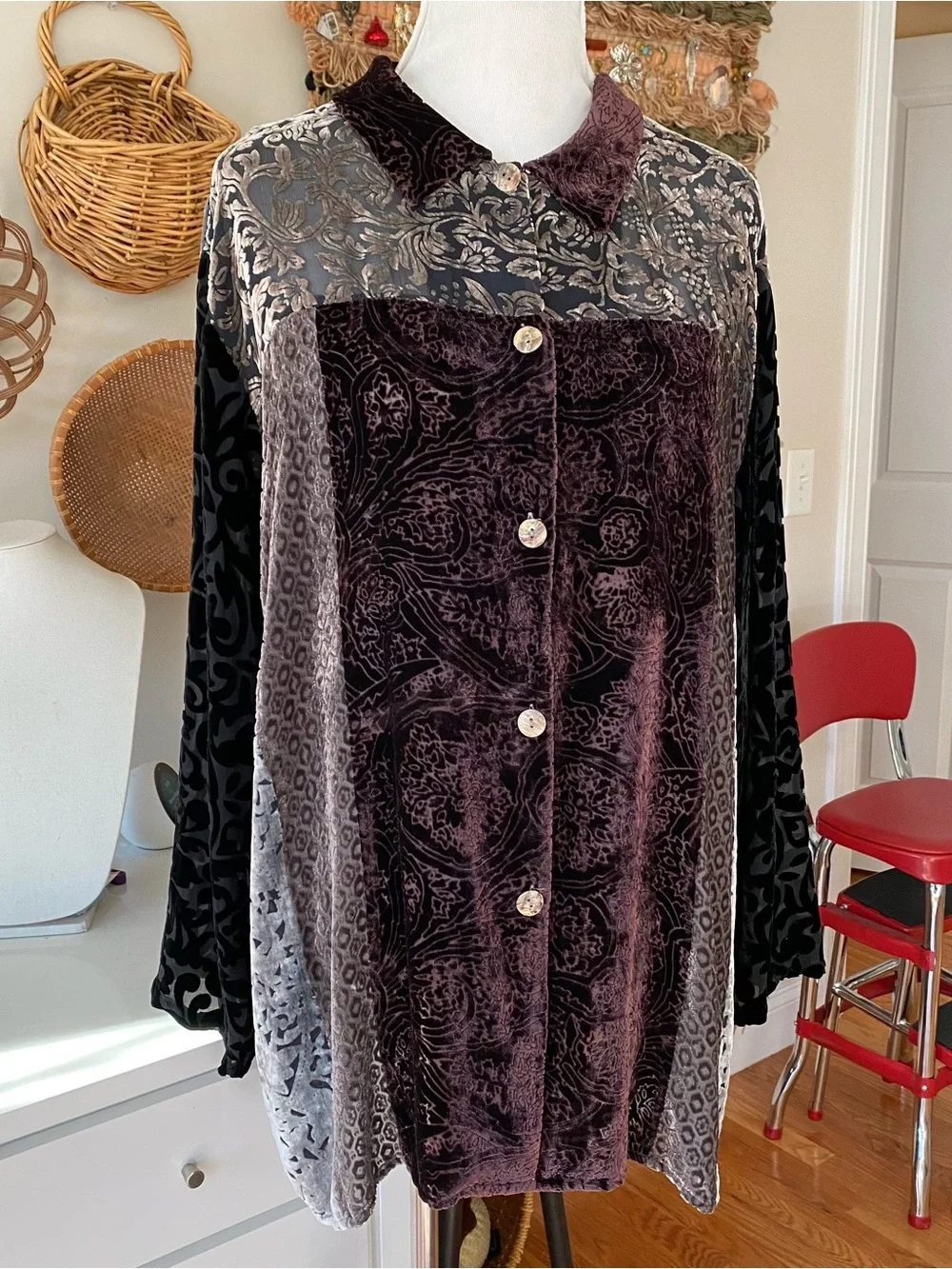 Citron Santa Monica 100% Silk Velvet Burnout Button Down Blouse Size L